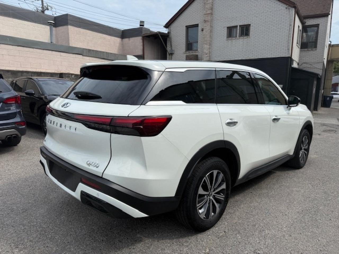 2024 Infiniti QX60 PURE, APPLE CARPLAY $ ANDROID AUTO, BLUETOOTH STRE Photo4