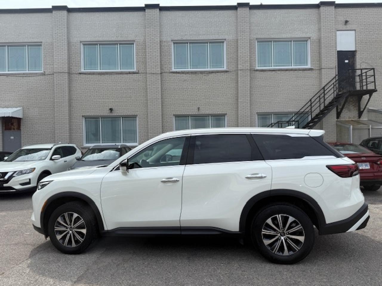 2024 Infiniti QX60 PURE, APPLE CARPLAY $ ANDROID AUTO, BLUETOOTH STRE Photo