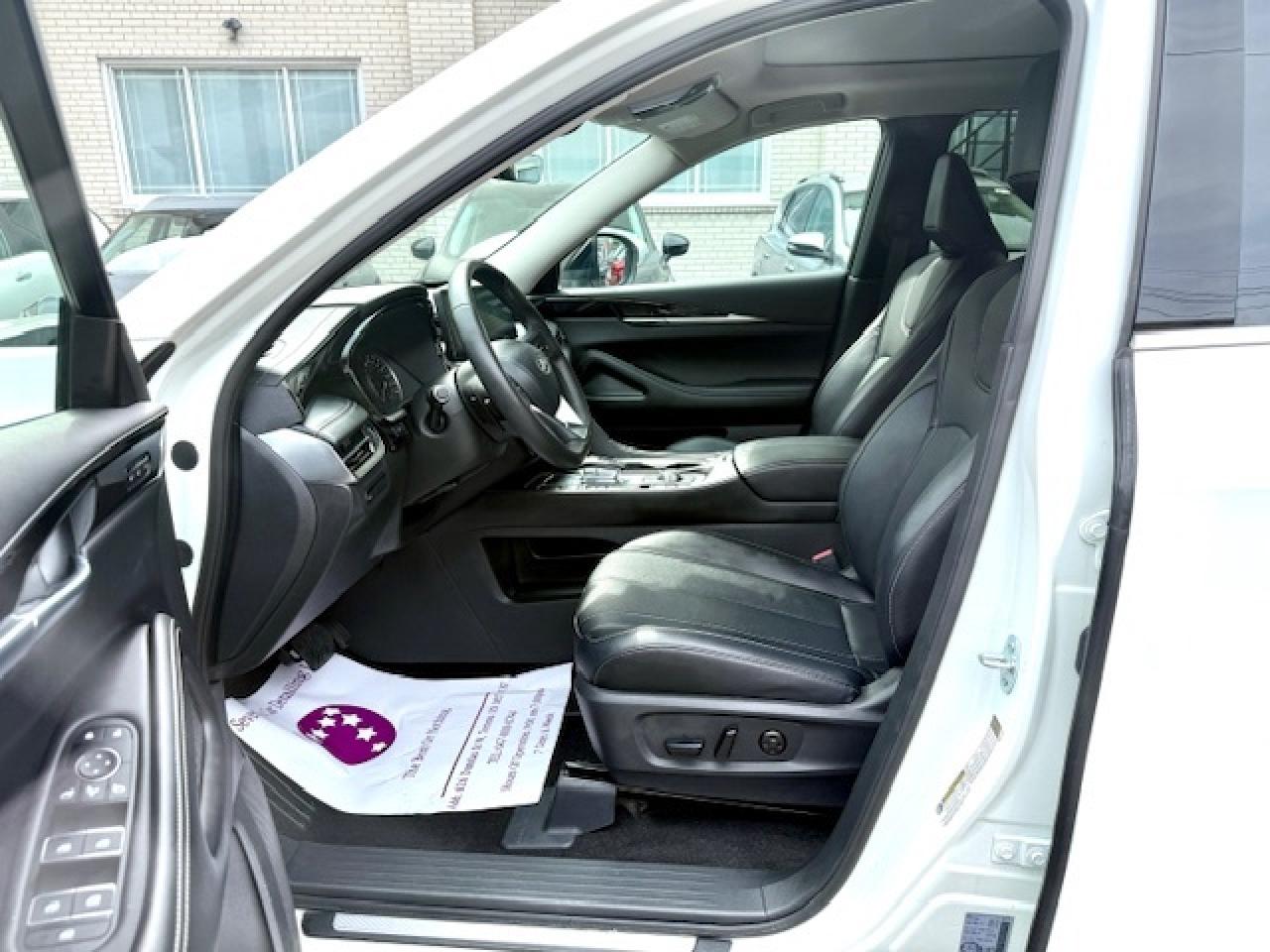 2024 Infiniti QX60 PURE, APPLE CARPLAY $ ANDROID AUTO, BLUETOOTH STRE Photo