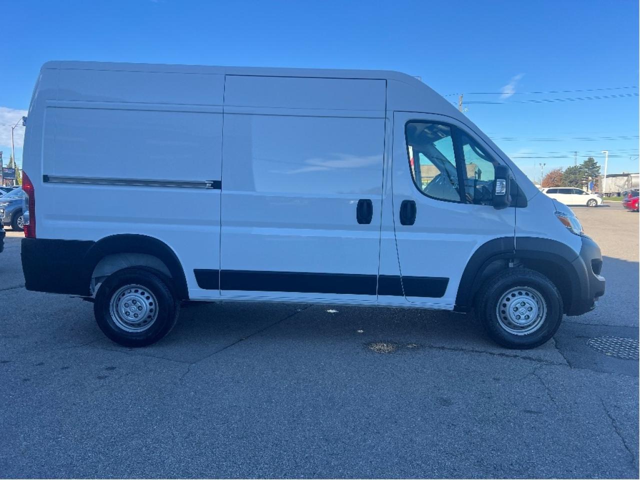 2025 RAM ProMaster Cargo Van Tradesman 1500 High Roof 136  WB w-Pass Seat Photo4