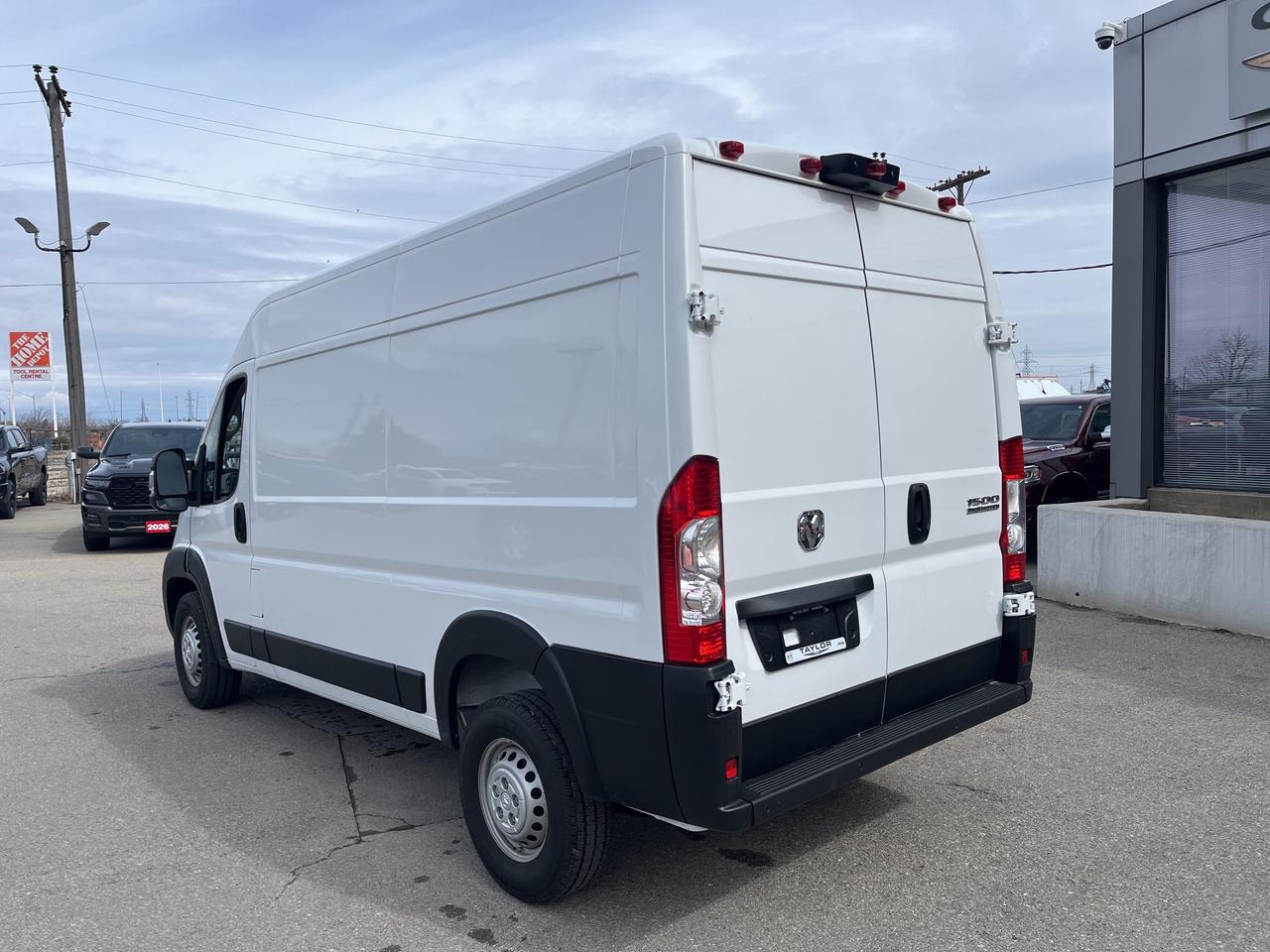 2025 RAM ProMaster Cargo Van Tradesman 1500 High Roof 136  WB w-Pass Seat Photo3