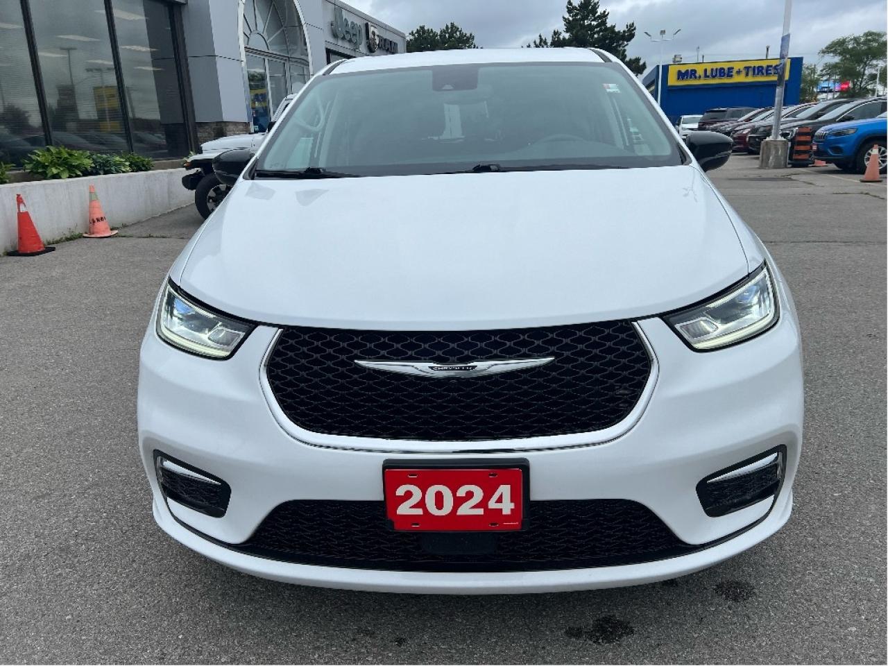 2024 Chrysler Pacifica Touring-L *LEATHER *BLINDSPOT *REMOTE START Photo