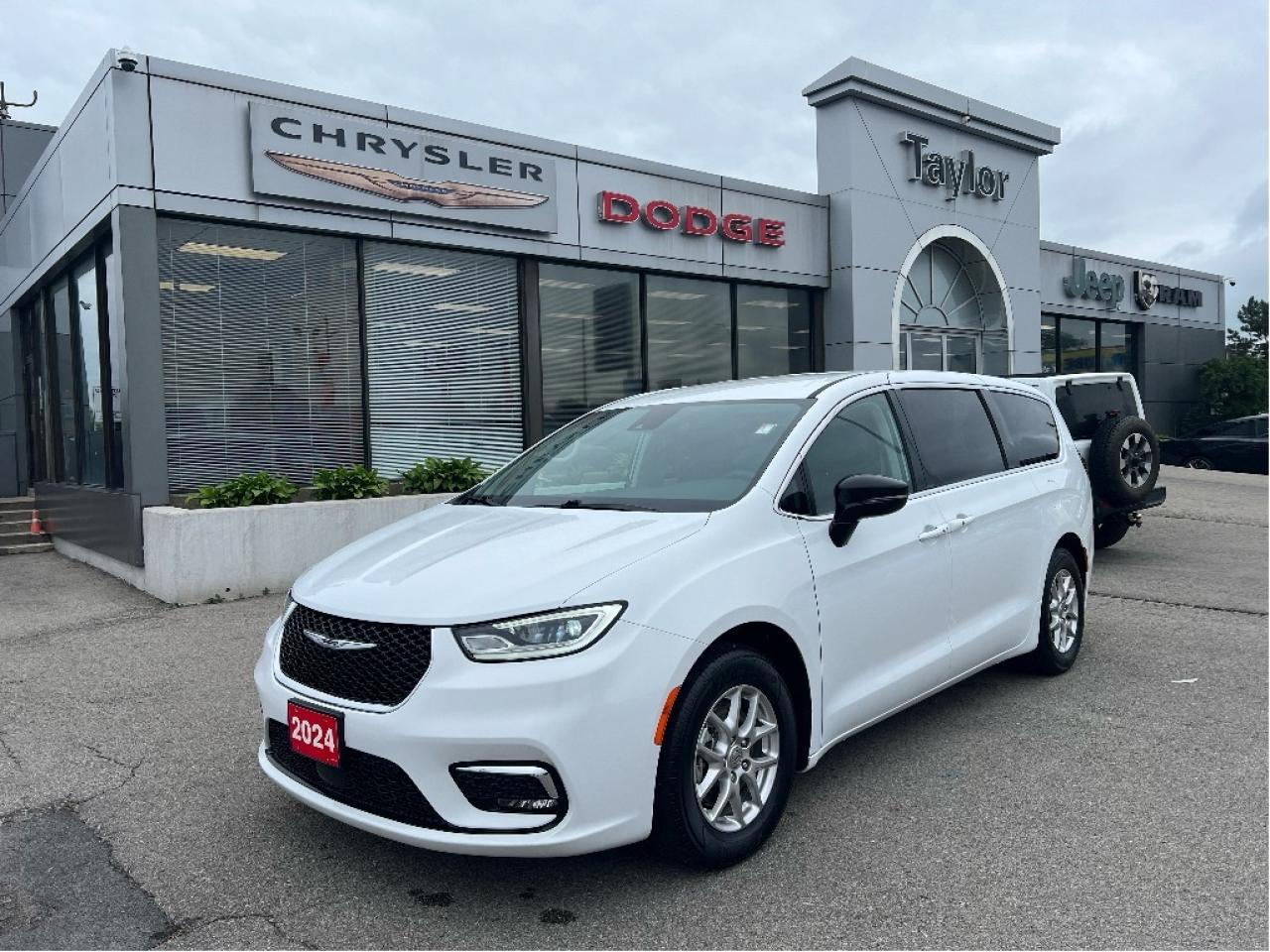 2024 Chrysler Pacifica Touring-L *LEATHER *BLINDSPOT *REMOTE START Photo