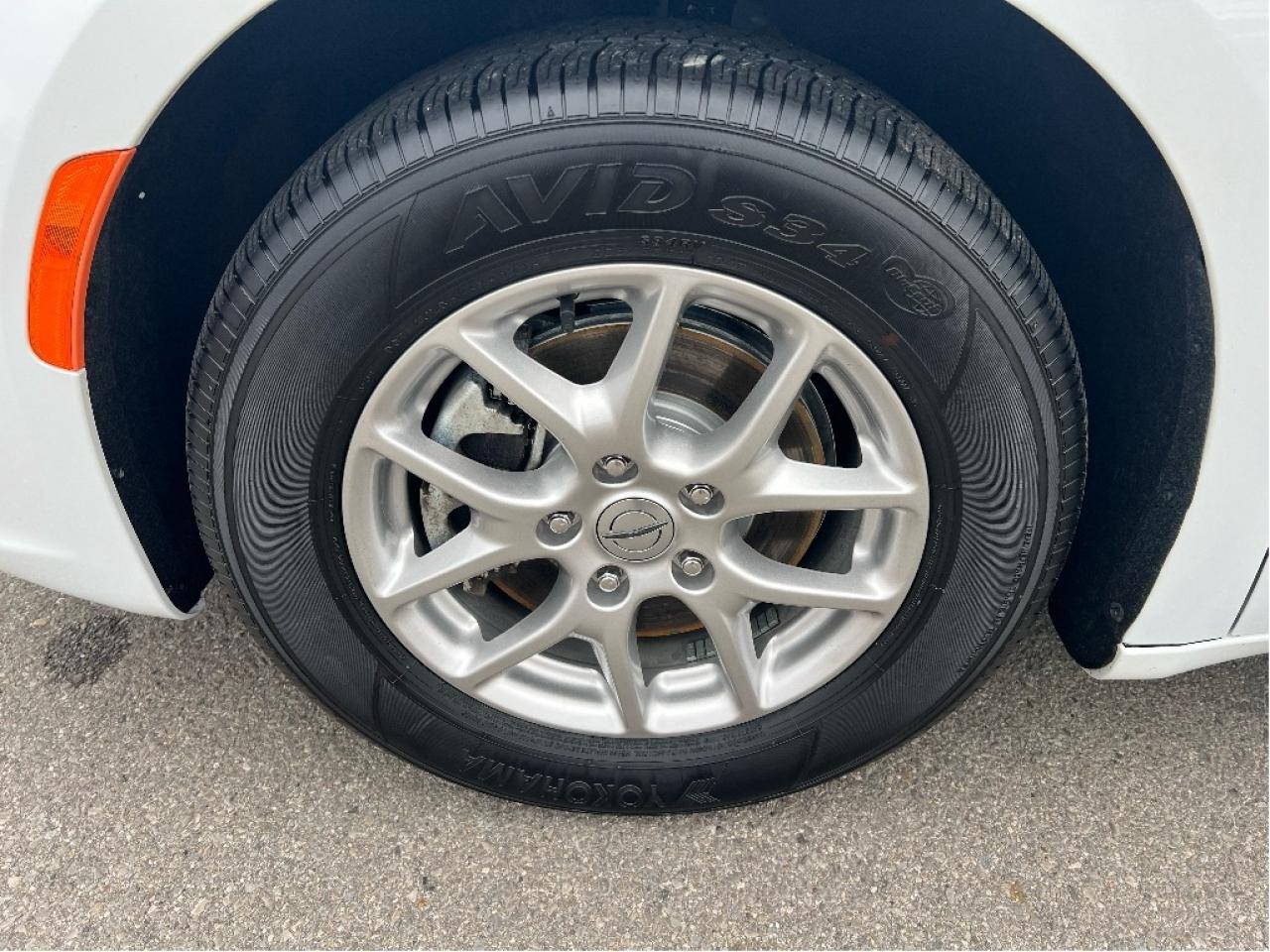 2024 Chrysler Pacifica Touring-L *LEATHER *BLINDSPOT *REMOTE START Photo