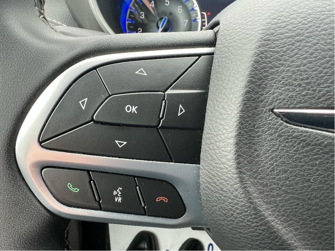 2024 Chrysler Pacifica Touring-L *LEATHER *BLINDSPOT *REMOTE START Photo