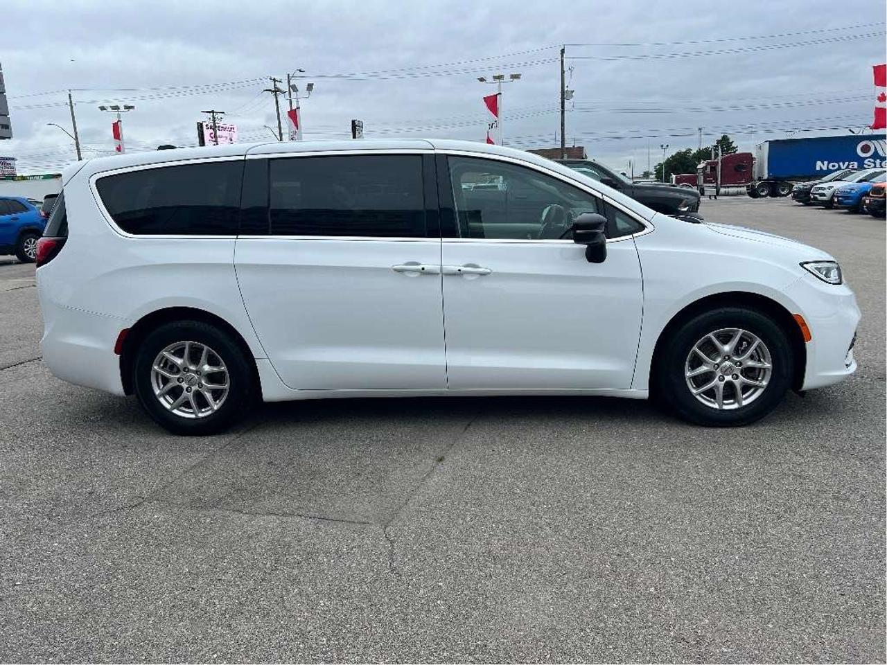 2024 Chrysler Pacifica Touring-L *LEATHER *BLINDSPOT *REMOTE START Photo