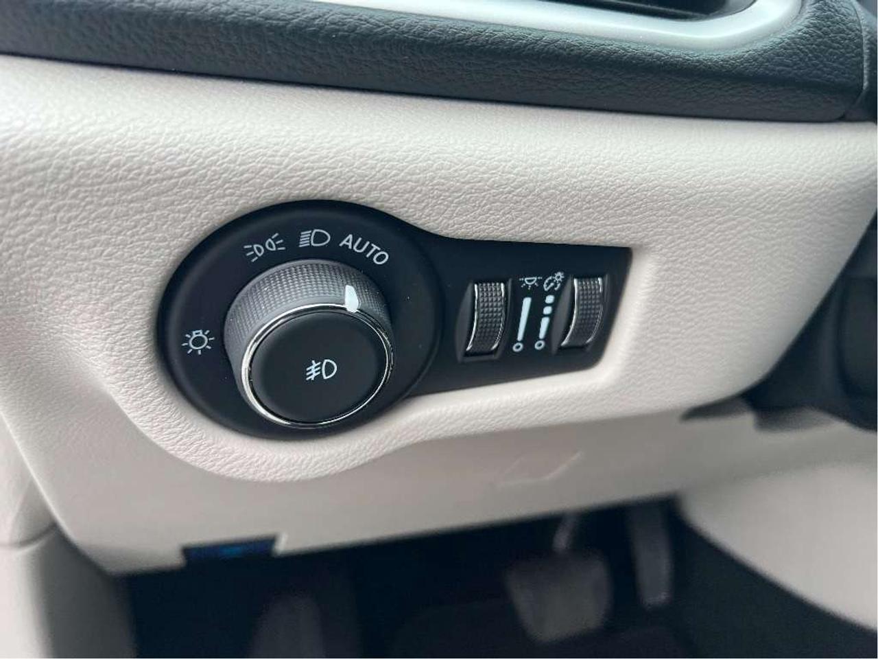 2024 Chrysler Pacifica Touring-L *LEATHER *BLINDSPOT *REMOTE START Photo
