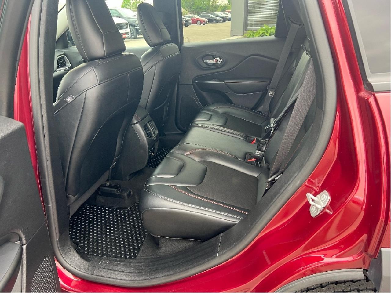 2022 Jeep Cherokee Trailhawk 4x4 V6 *CLEAN CARFAX *GREAT CONDITION Photo