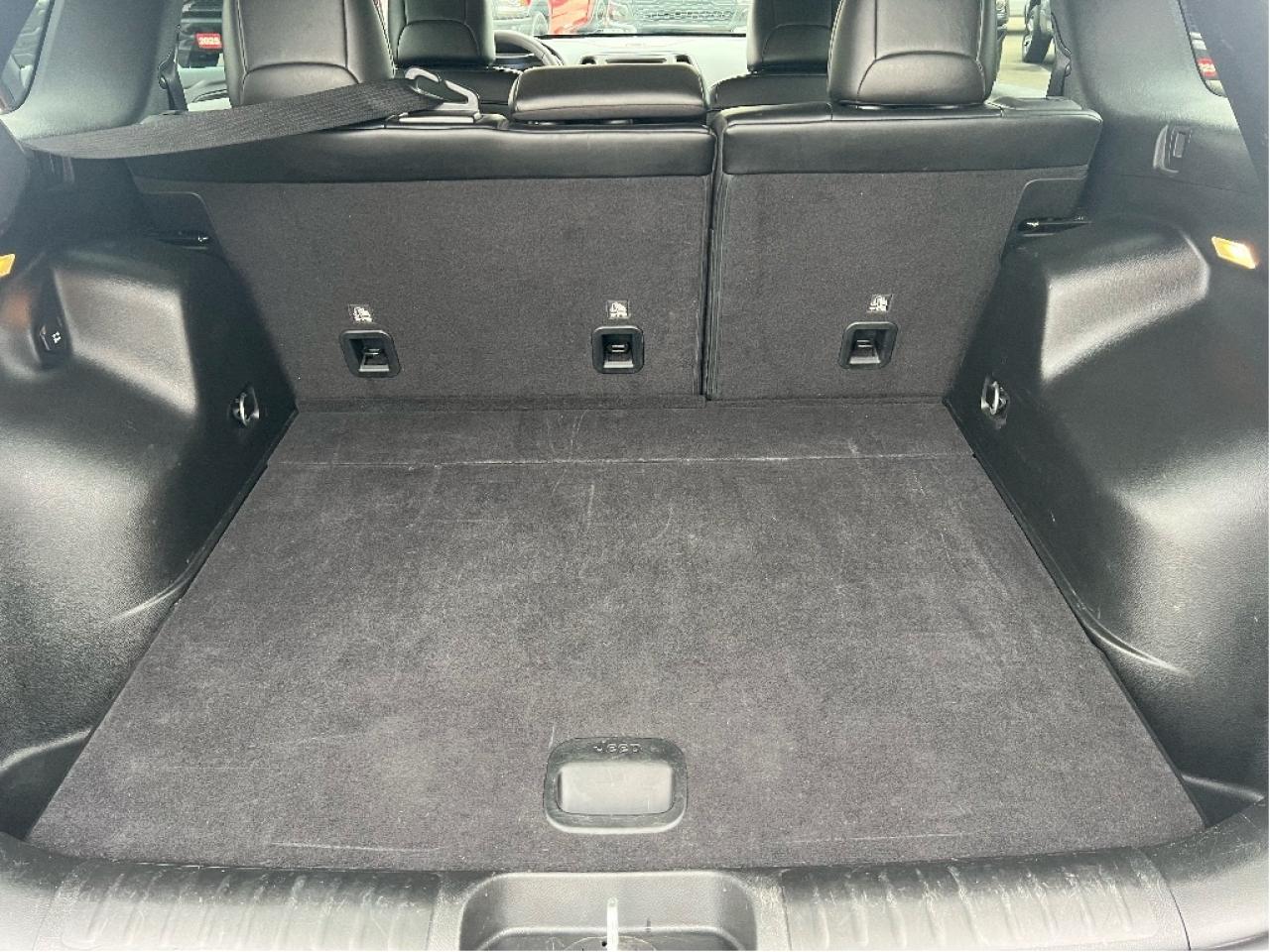 2022 Jeep Cherokee Trailhawk 4x4 V6 *CLEAN CARFAX *GREAT CONDITION Photo