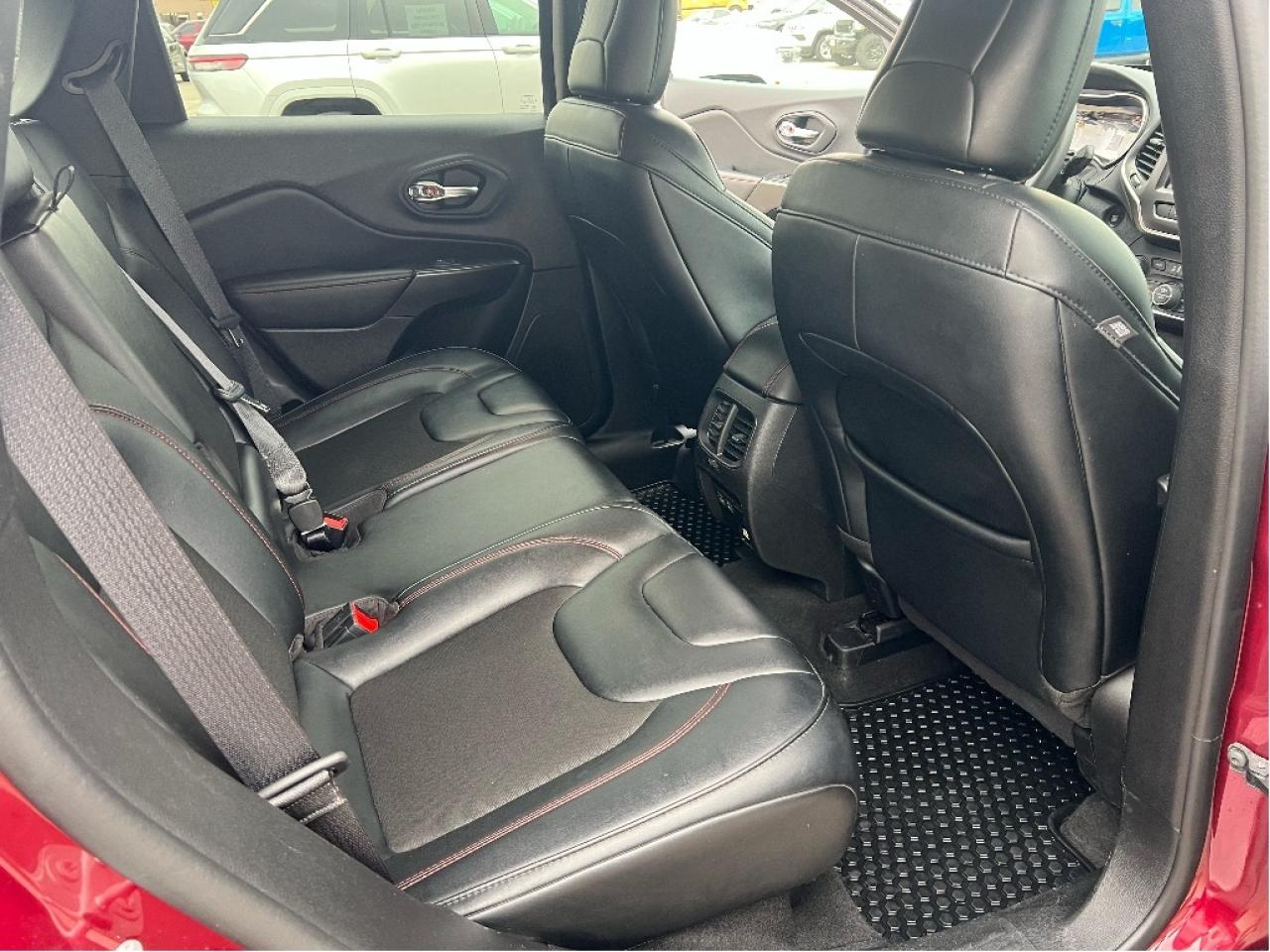 2022 Jeep Cherokee Trailhawk 4x4 V6 *CLEAN CARFAX *GREAT CONDITION Photo