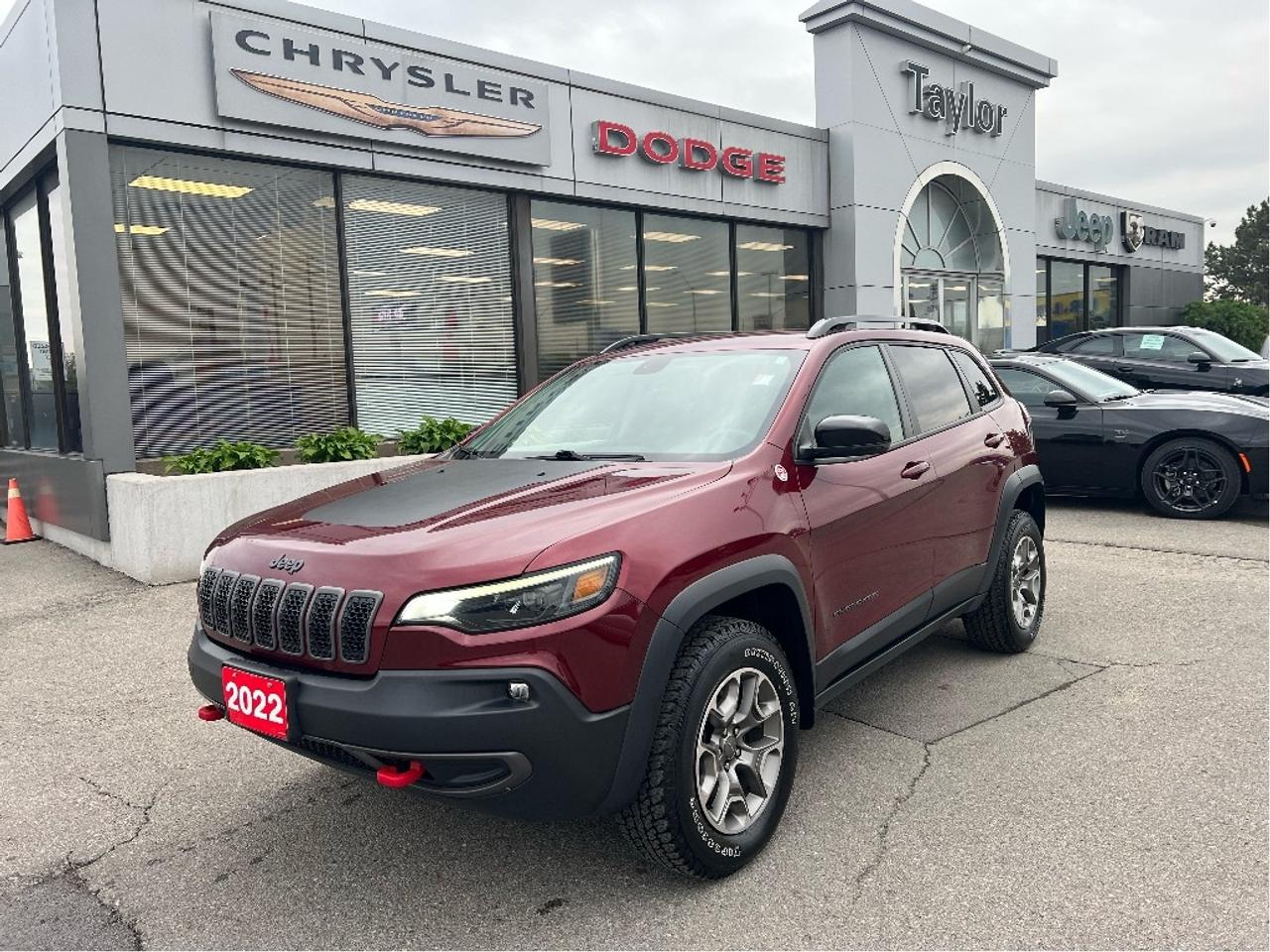 2022 Jeep Cherokee Trailhawk 4x4 V6 *CLEAN CARFAX *GREAT CONDITION Photo