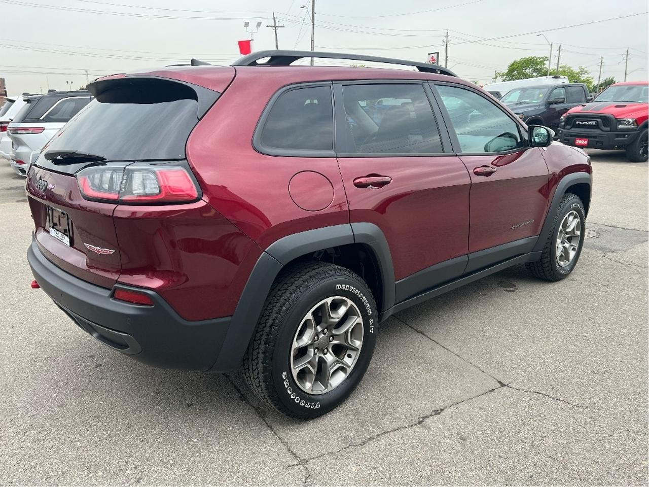 2022 Jeep Cherokee Trailhawk 4x4 V6 *CLEAN CARFAX *GREAT CONDITION Photo