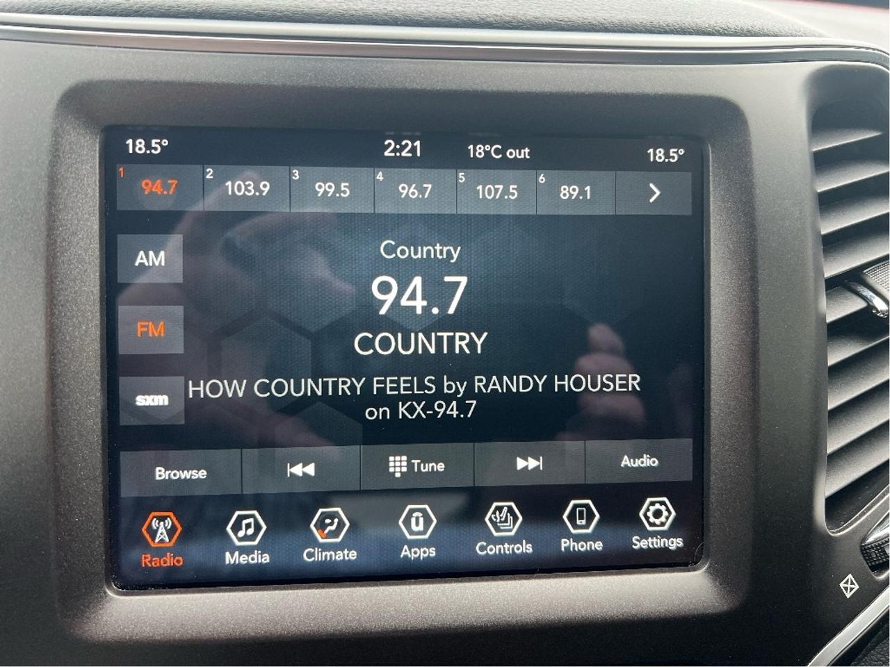 2022 Jeep Cherokee Trailhawk 4x4 V6 *CLEAN CARFAX *GREAT CONDITION Photo