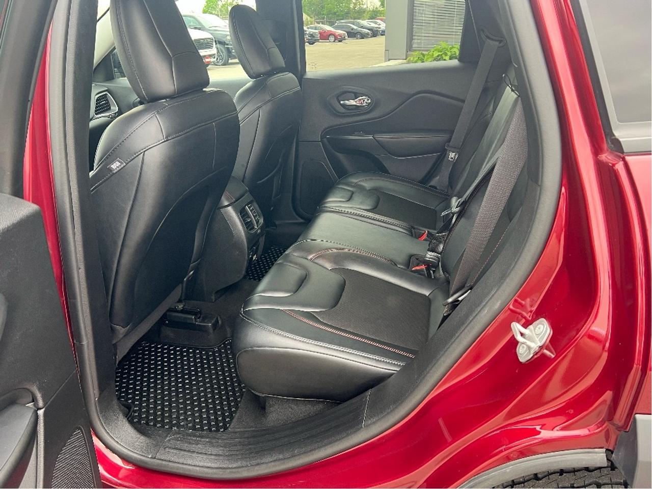 2022 Jeep Cherokee Trailhawk 4x4 V6 *CLEAN CARFAX *GREAT CONDITION Photo