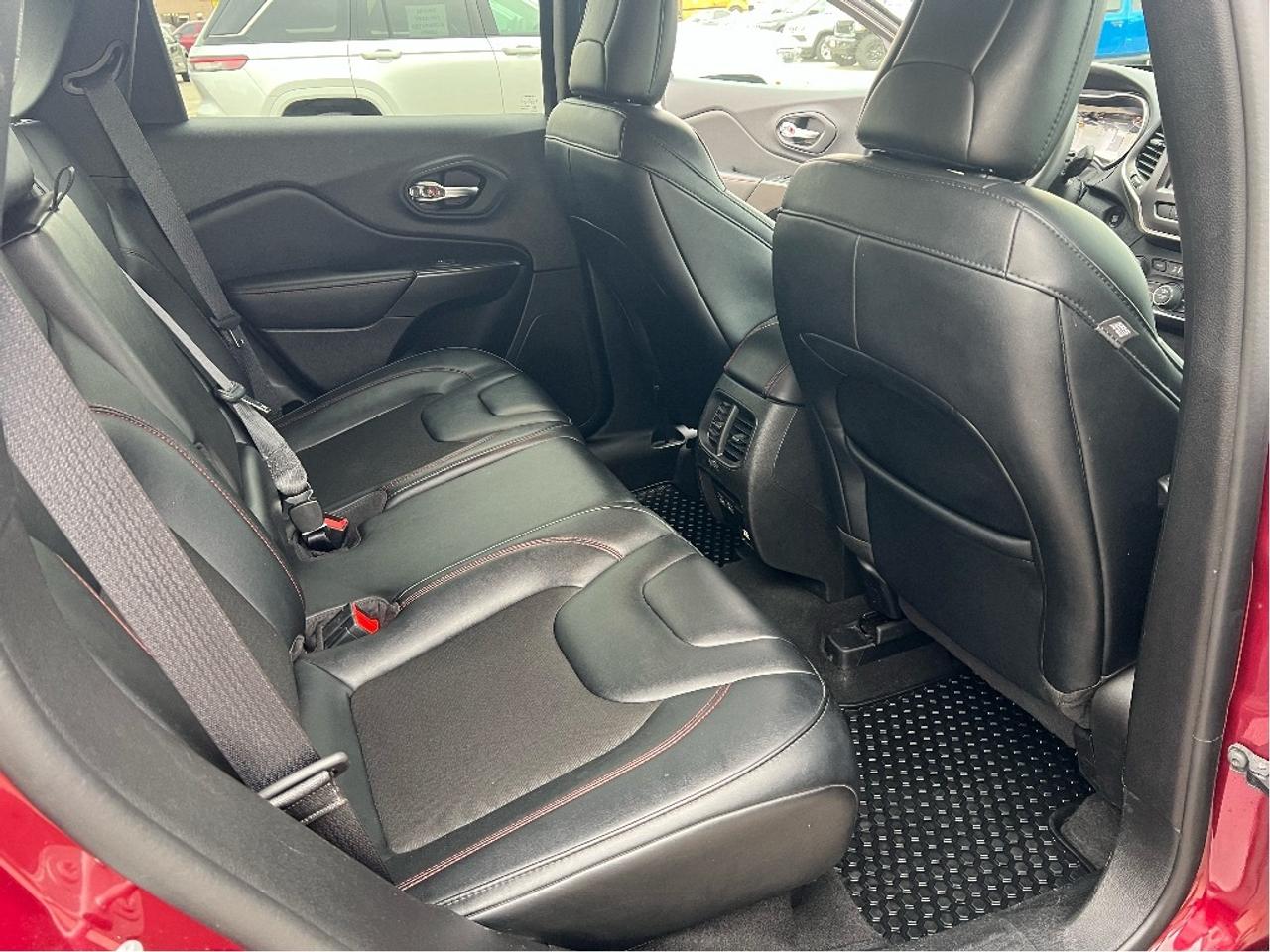 2022 Jeep Cherokee Trailhawk 4x4 V6 *CLEAN CARFAX *GREAT CONDITION Photo