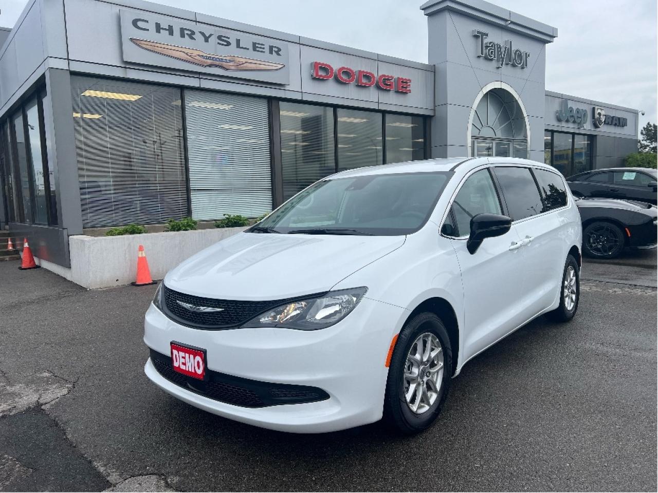 2024 Chrysler Grand Caravan SXT Demonstrator *NAVI *BLINDSPOT *LOW KMS Photo