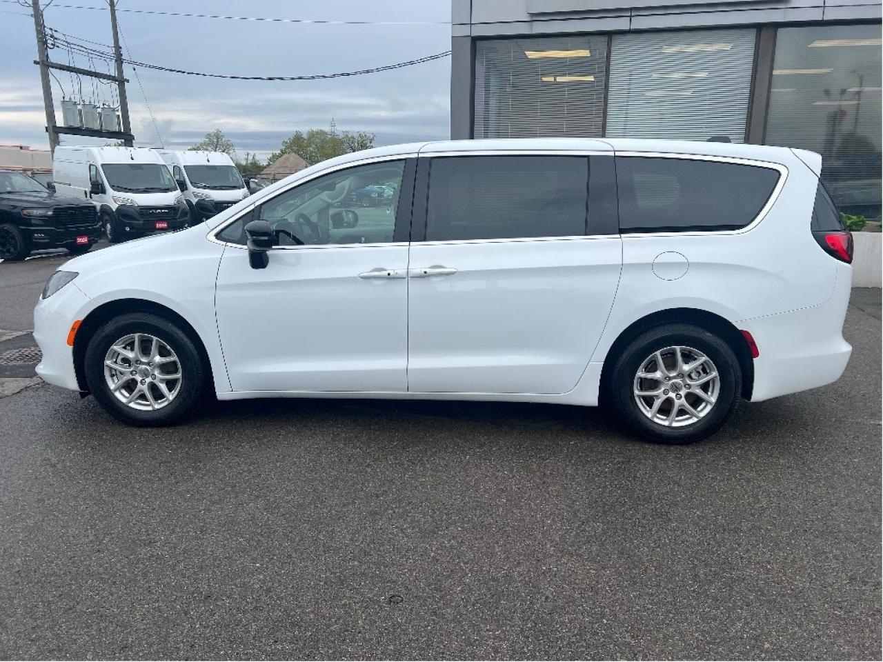 2024 Chrysler Grand Caravan SXT Demonstrator *NAVI *BLINDSPOT *LOW KMS Photo