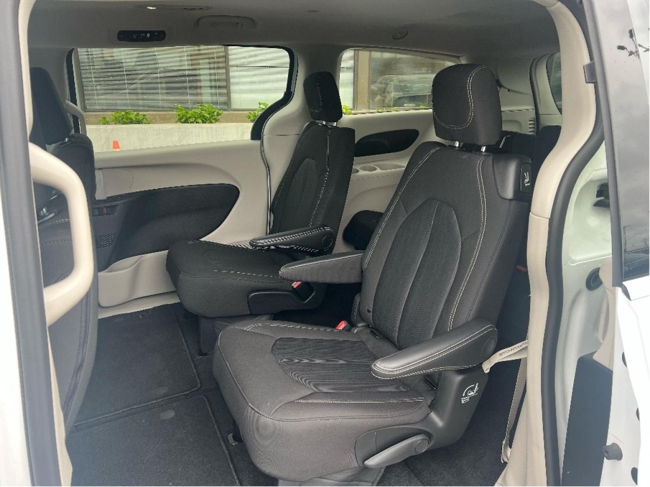 2024 Chrysler Grand Caravan SXT Demonstrator *NAVI *BLINDSPOT *LOW KMS Photo