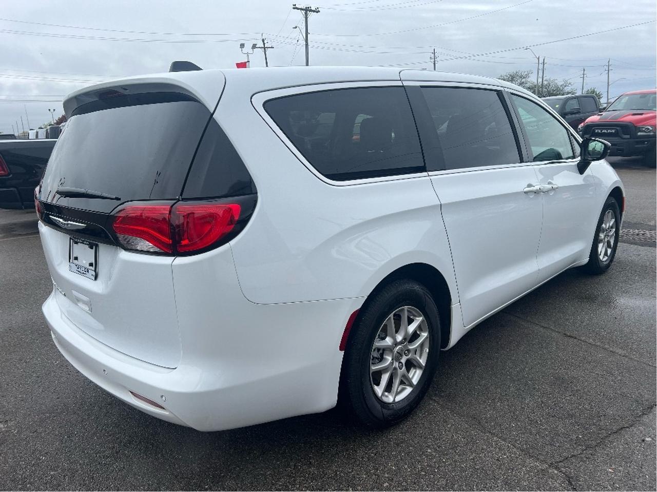 2024 Chrysler Grand Caravan SXT V6 *NAVI *PWR SEAT *REMOTE START *POWER DOORS Photo