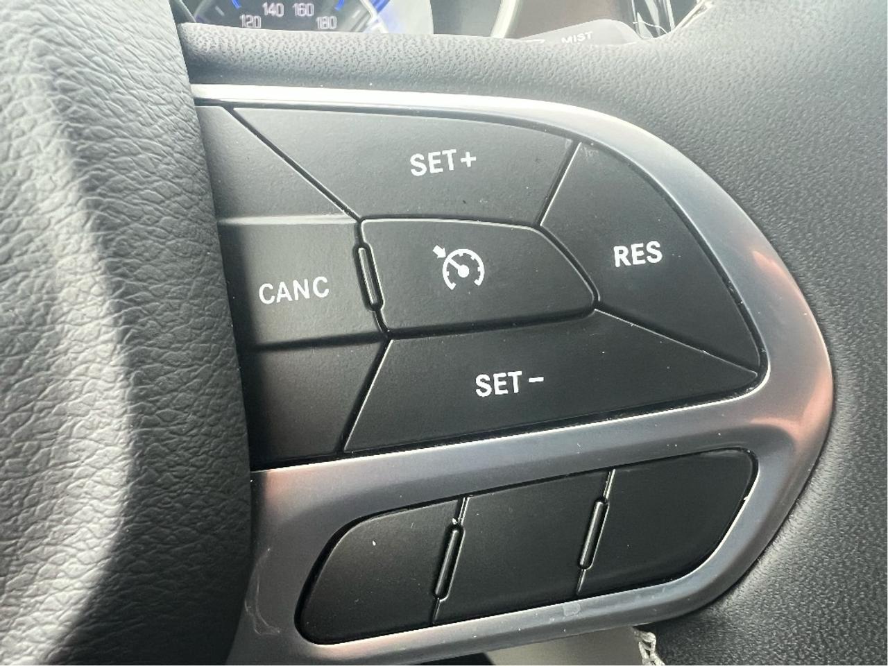 2024 Chrysler Grand Caravan SXT V6 *NAVI *PWR SEAT *REMOTE START *POWER DOORS Photo