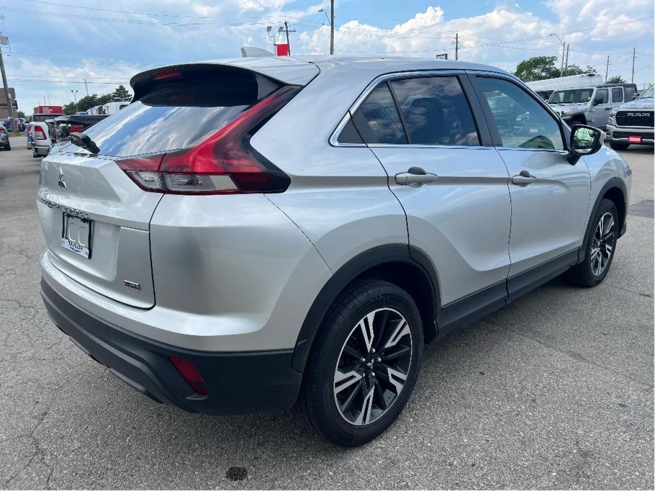 2023 Mitsubishi Eclipse Cross ES S-AWC *HEATED SEATS *BLUETOOTH *BKP CAM Photo