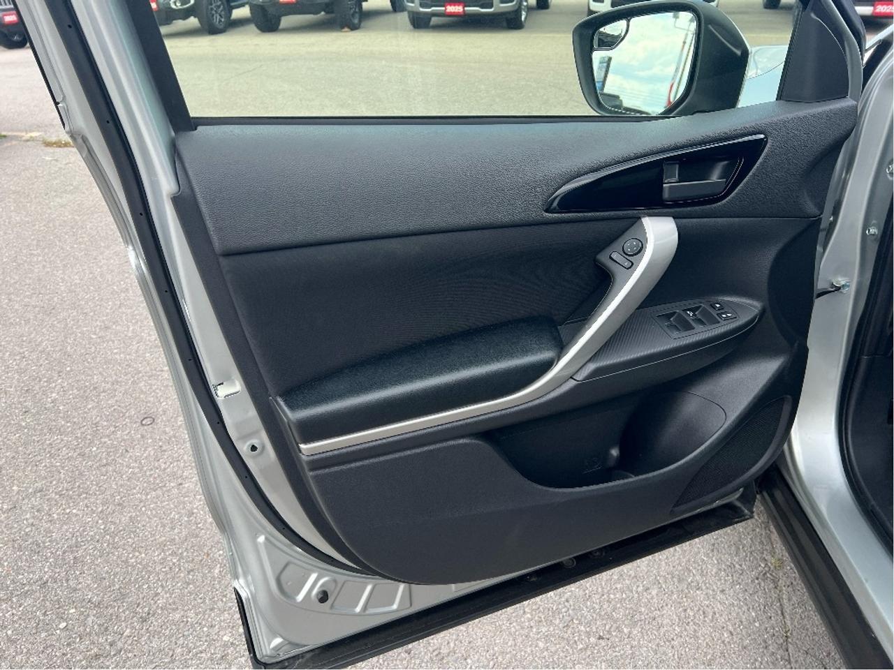 2023 Mitsubishi Eclipse Cross ES S-AWC *HEATED SEATS *BLUETOOTH *BKP CAM Photo