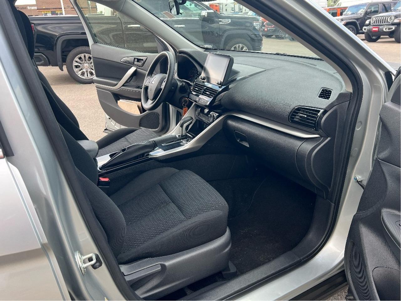 2023 Mitsubishi Eclipse Cross ES S-AWC *HEATED SEATS *BLUETOOTH *BKP CAM Photo