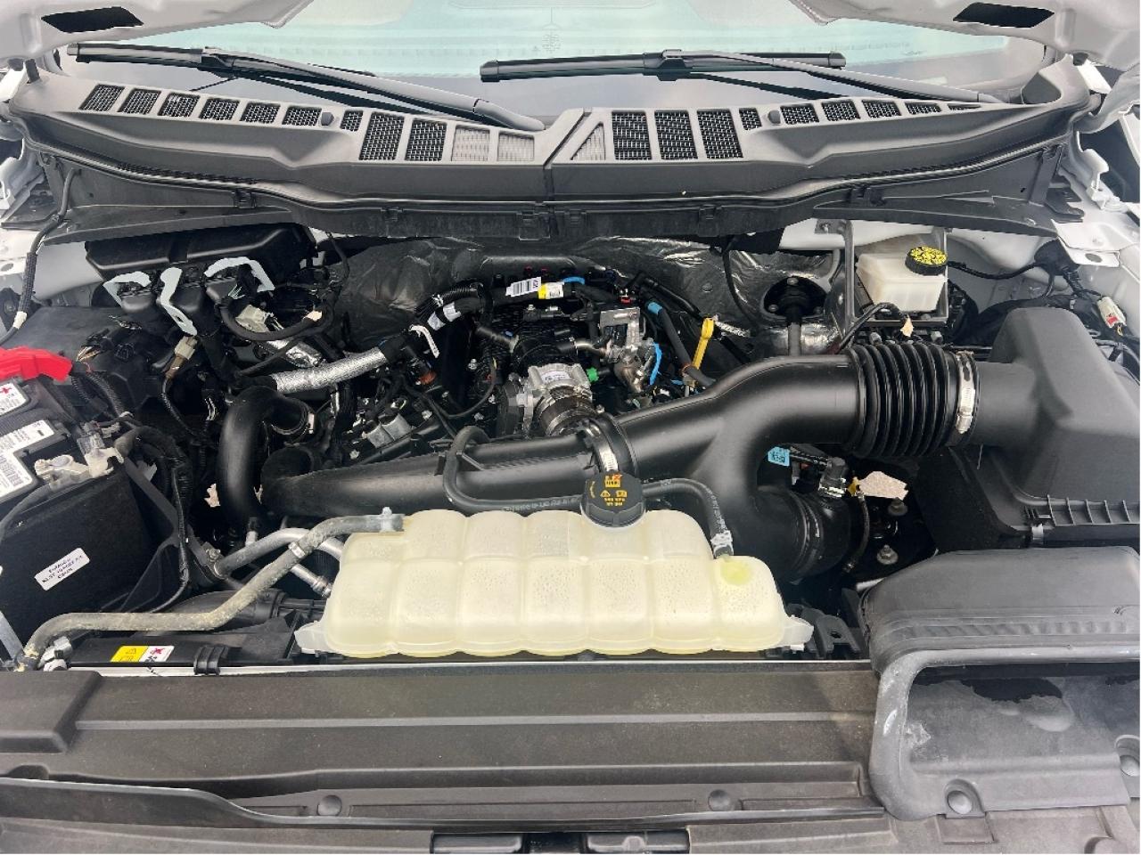 2023 Ford F-150 Lariat Supercrew 4X4 *LOW KMS *CLEAN CARFAX Photo