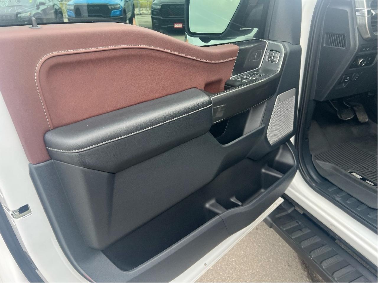 2023 Ford F-150 Lariat Supercrew 4X4 *LOW KMS *CLEAN CARFAX Photo