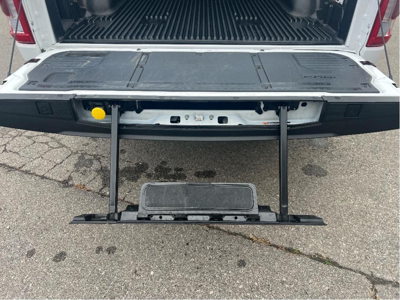 2023 Ford F-150 Lariat Supercrew 4X4 *LOW KMS *CLEAN CARFAX Photo