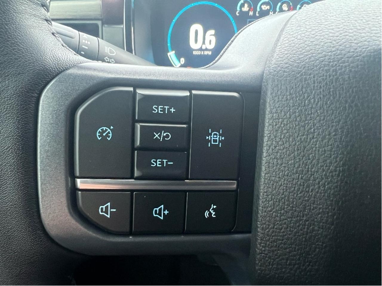 2023 Ford F-150 Lariat Supercrew 4X4 *LOW KMS *CLEAN CARFAX Photo