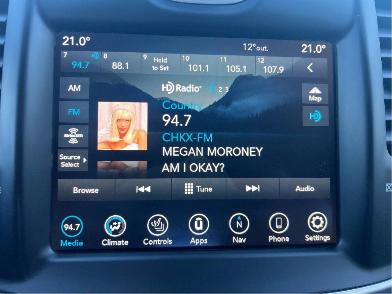 2022 Chrysler 300 300 Touring L *NAVI *LTHR *PARKSENSE *PWR SEATS Photo