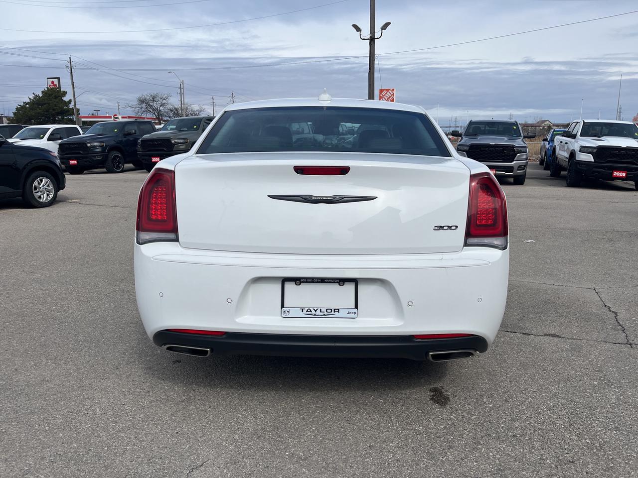 2022 Chrysler 300 Touring L *NAVI *LTHR *PARKSENSE *PWR SEATS Photo4