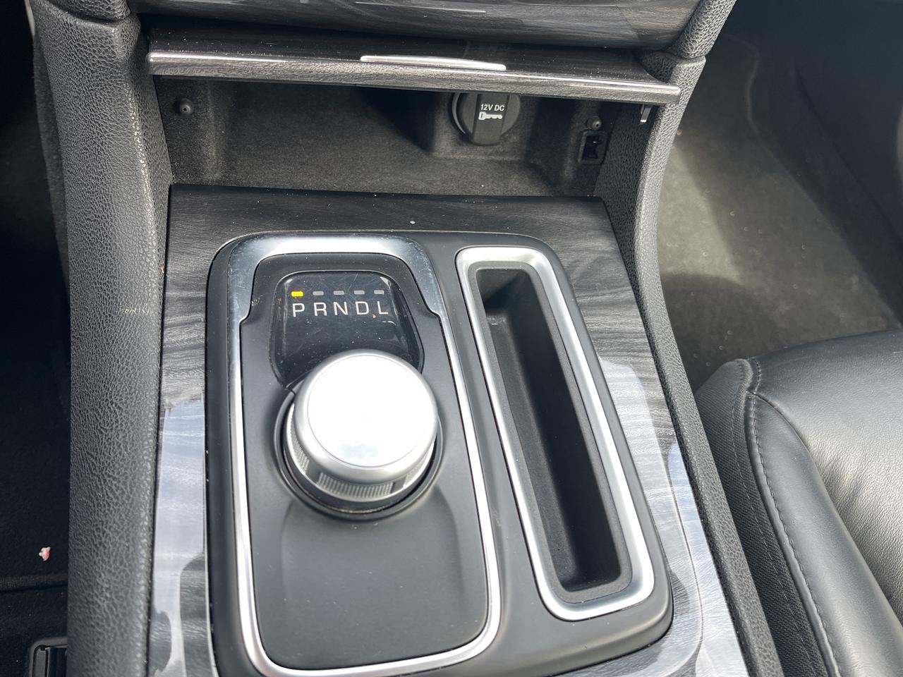 2022 Chrysler 300 Touring L *NAVI *LTHR *PARKSENSE *PWR SEATS Photo