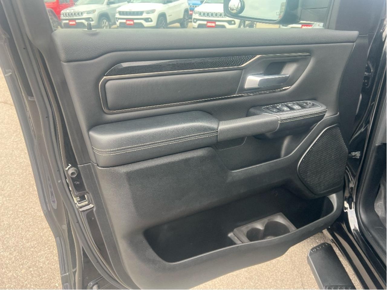 2019 RAM 1500 Sport Crew 4x4 V8 *CLEAN CARFAX *1 OWNER *LOW KMS Photo