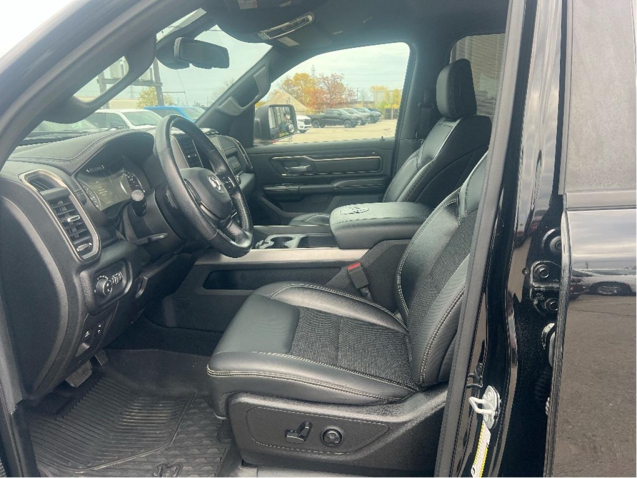 2019 RAM 1500 Sport Crew 4x4 V8 *CLEAN CARFAX *1 OWNER *LOW KMS Photo