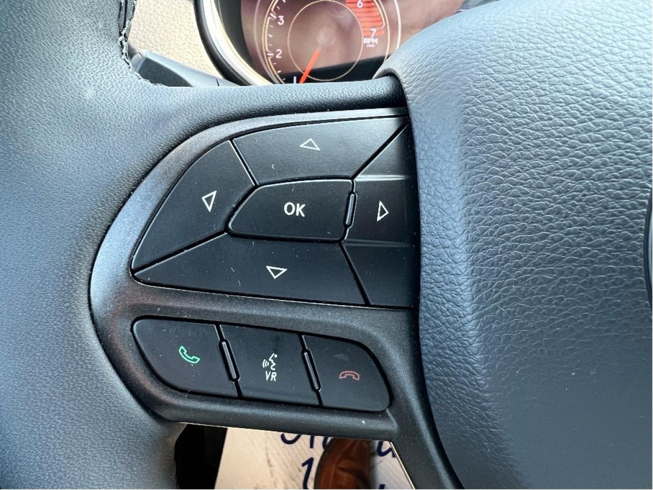 2023 Jeep Cherokee Trailhawk 4x4 *NAVI *SUNROOF *CLEAN CARFAX Photo