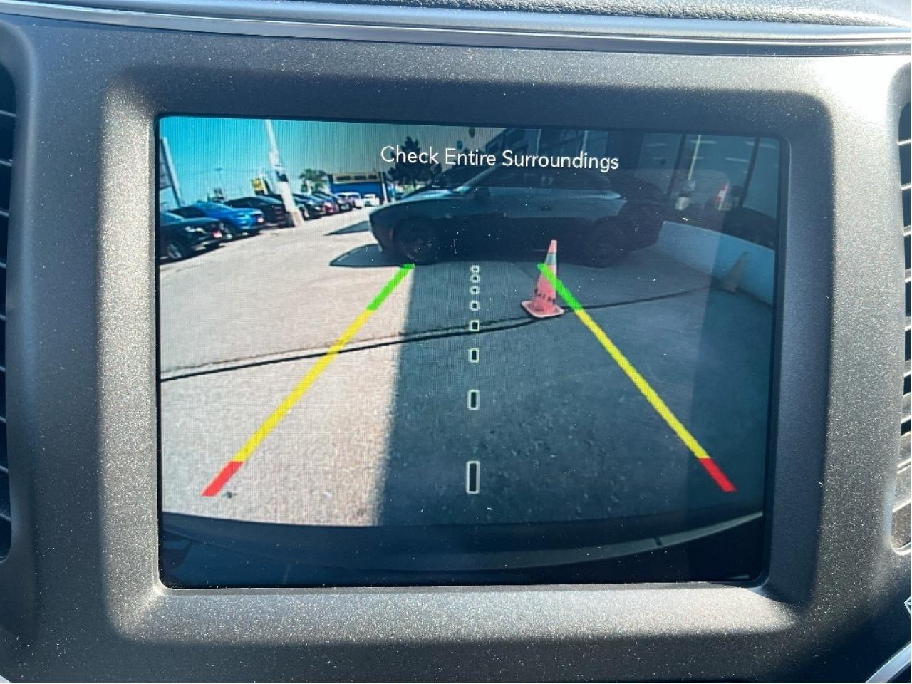 2023 Jeep Cherokee Trailhawk 4x4 *NAVI *SUNROOF *CLEAN CARFAX Photo