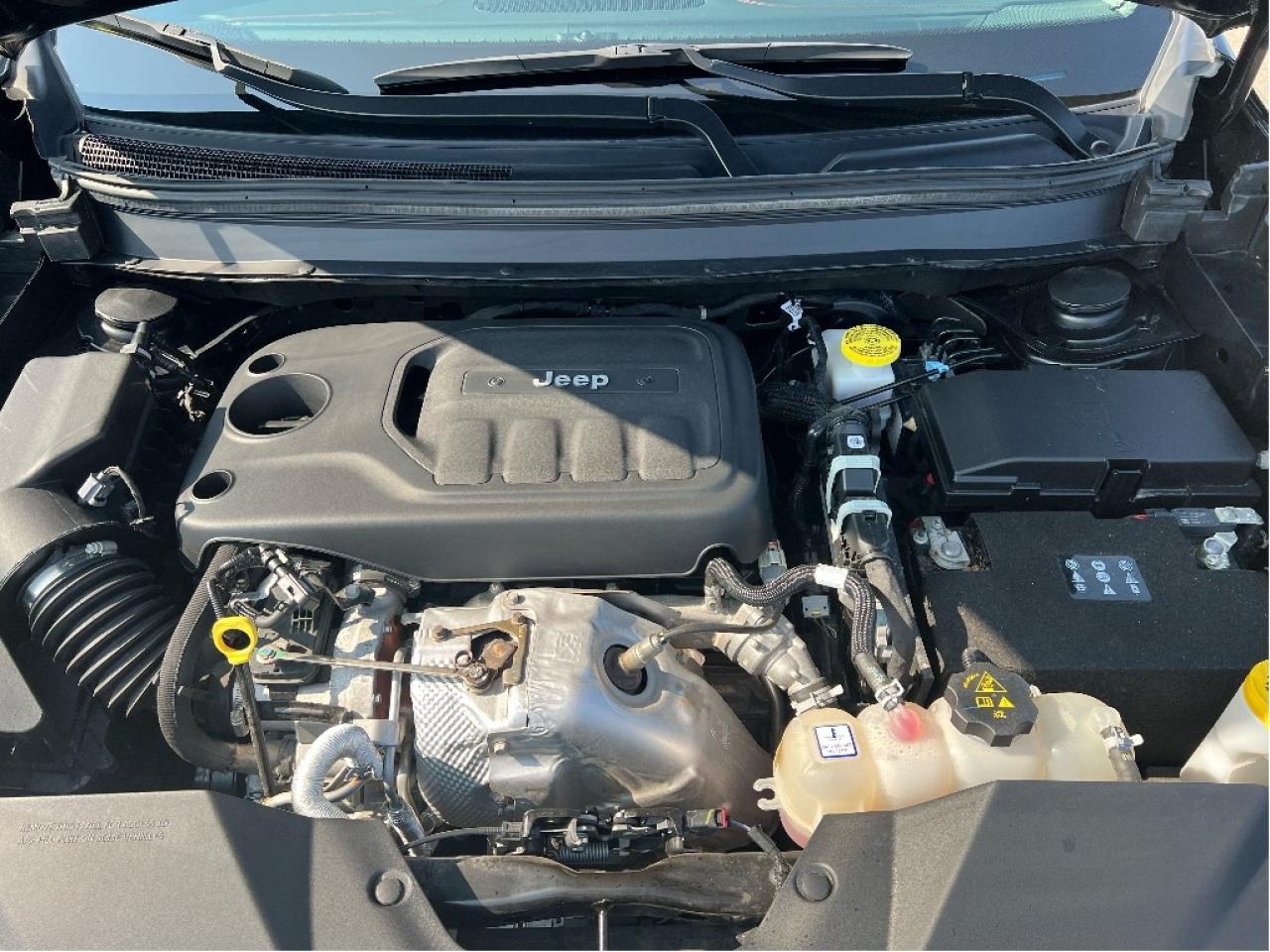 2023 Jeep Cherokee Trailhawk 4x4 *NAVI *SUNROOF *CLEAN CARFAX Photo