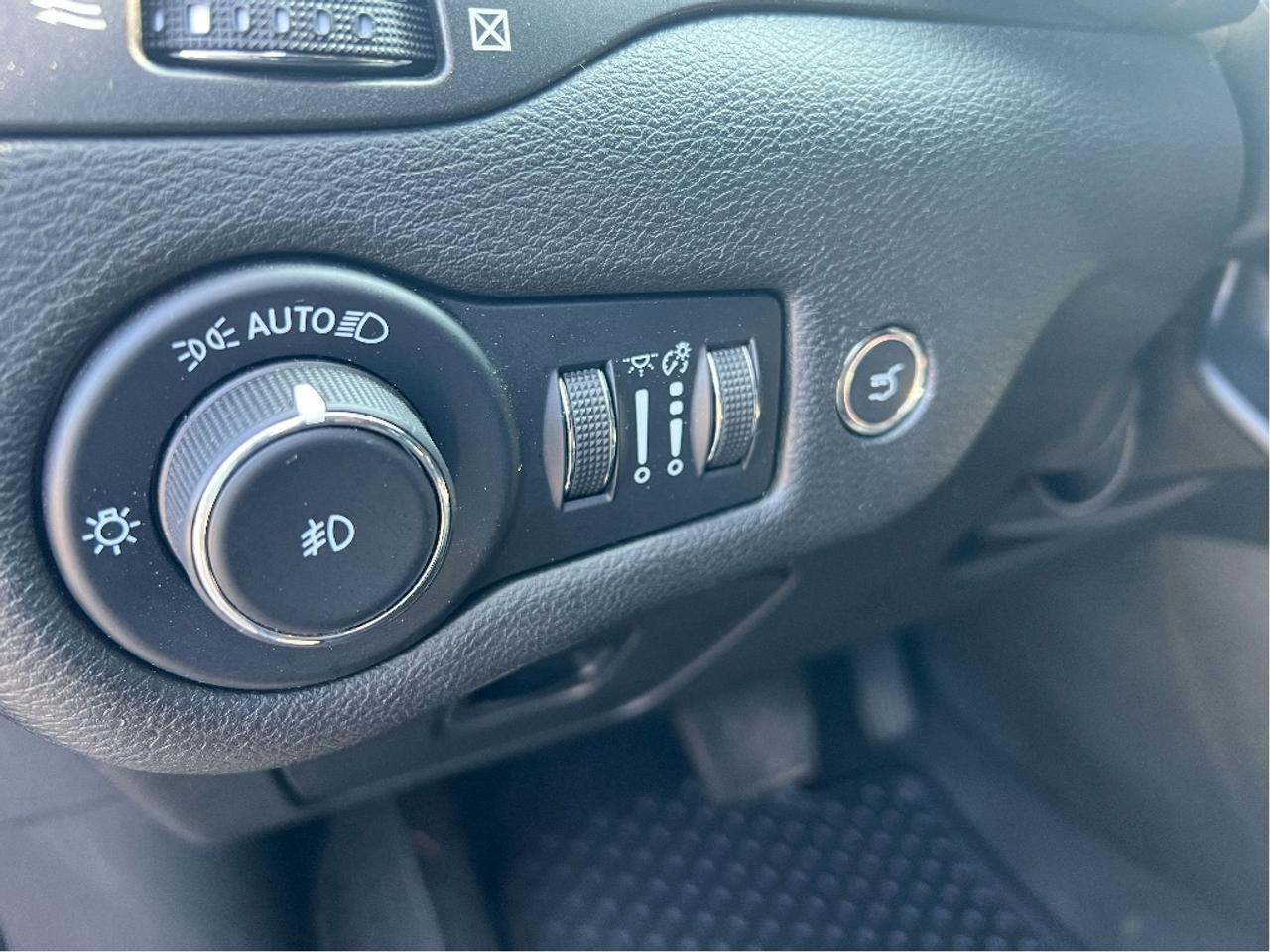 2023 Jeep Cherokee Trailhawk 4x4 *NAVI *SUNROOF *CLEAN CARFAX Photo