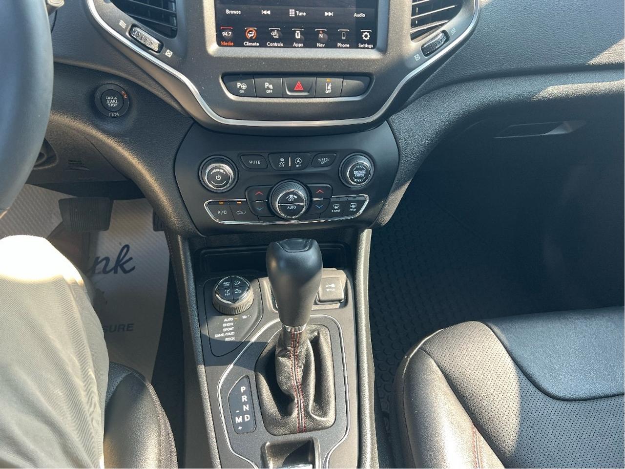 2023 Jeep Cherokee Trailhawk 4x4 *NAVI *SUNROOF *CLEAN CARFAX Photo