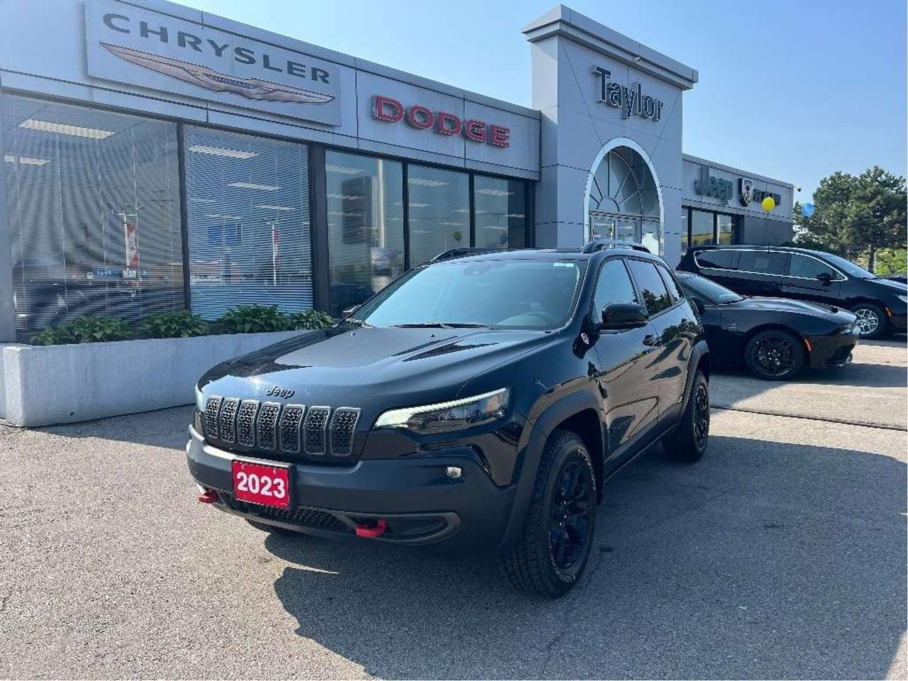 2023 Jeep Cherokee Trailhawk Elite 4x4 *NAVI *SUNROOF *LTHR *SAFETY Photo5