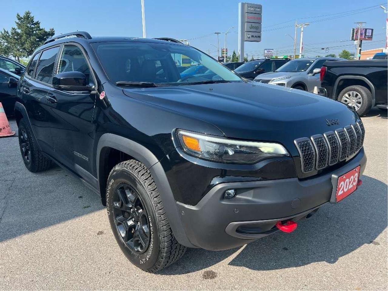 2023 Jeep Cherokee Trailhawk Elite 4x4 *NAVI *SUNROOF *LTHR *SAFETY Photo
