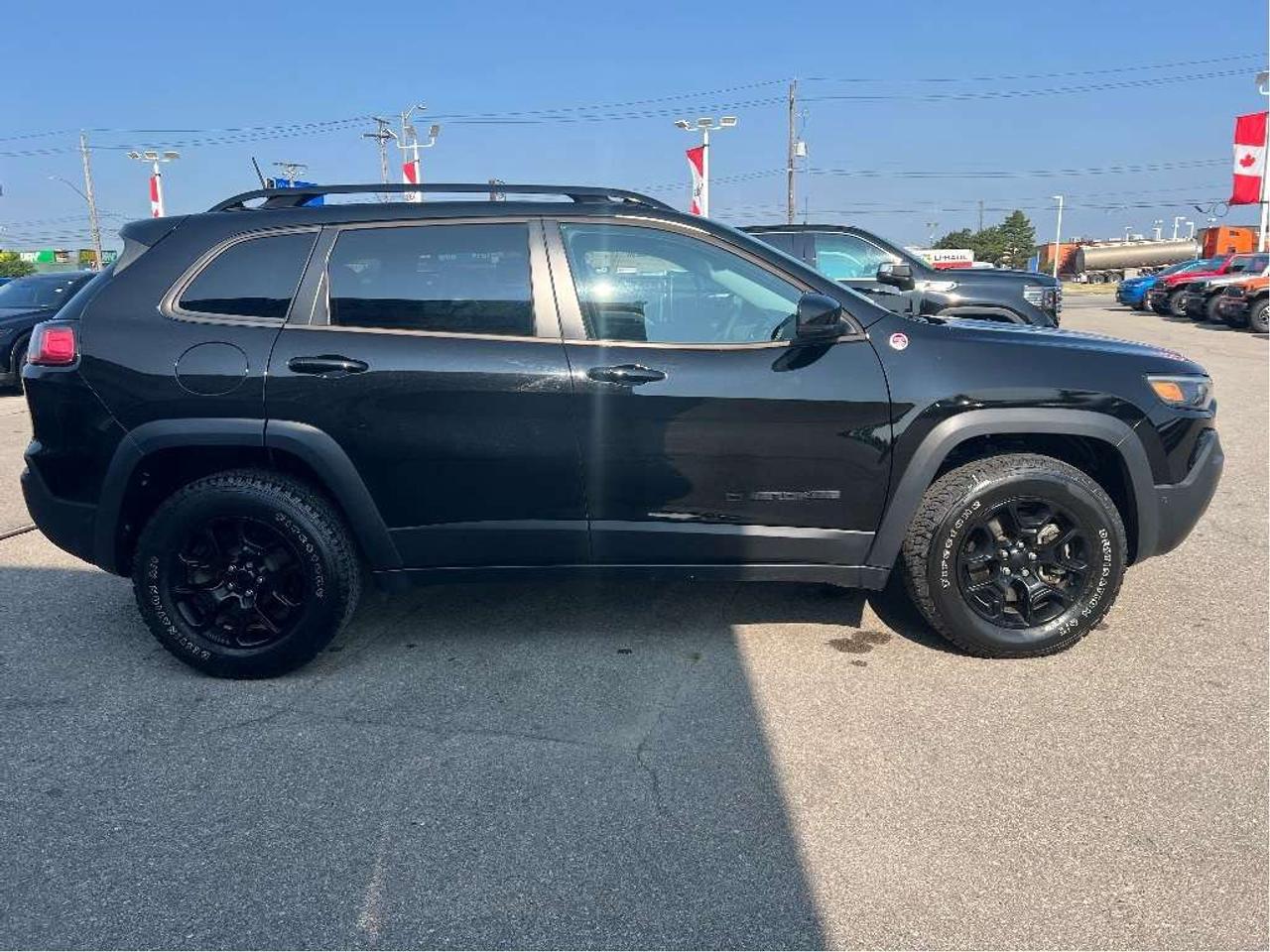 2023 Jeep Cherokee Trailhawk Elite 4x4 *NAVI *SUNROOF *LTHR *SAFETY Photo