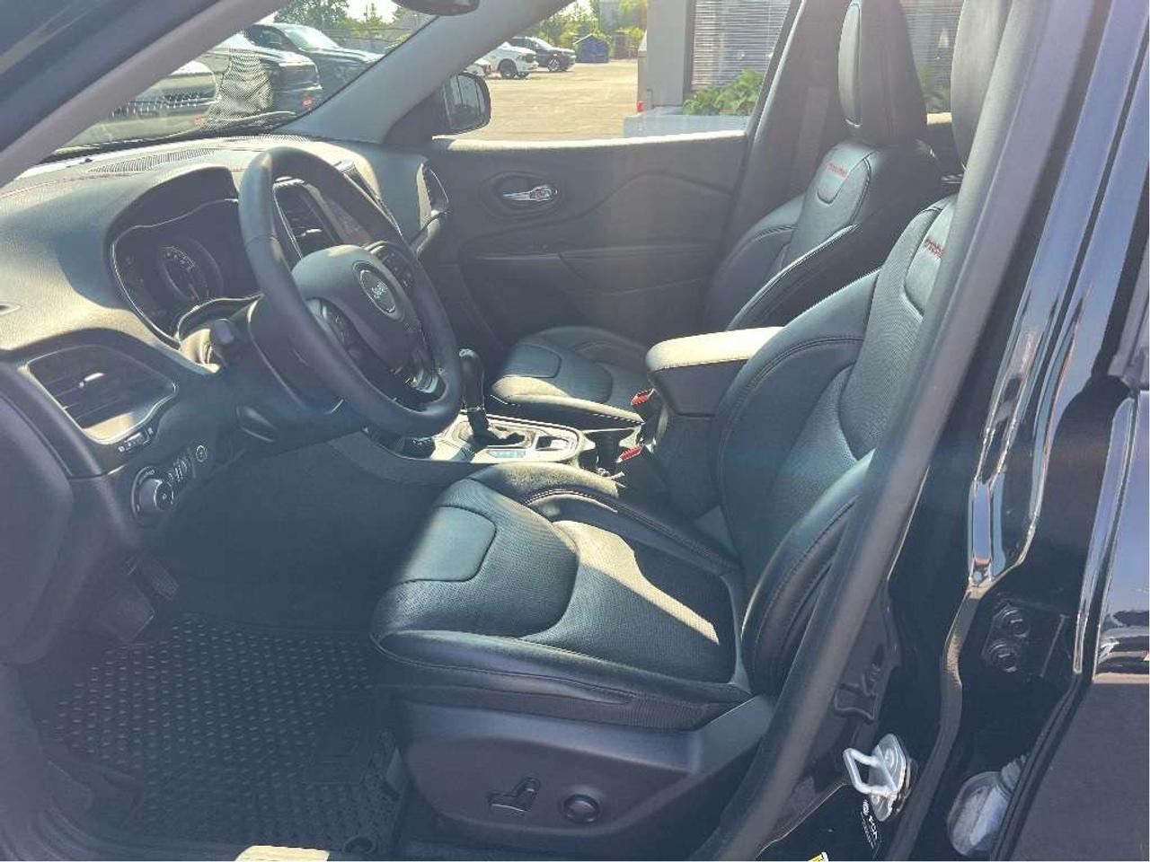 2023 Jeep Cherokee Trailhawk Elite 4x4 *NAVI *SUNROOF *LTHR *SAFETY Photo