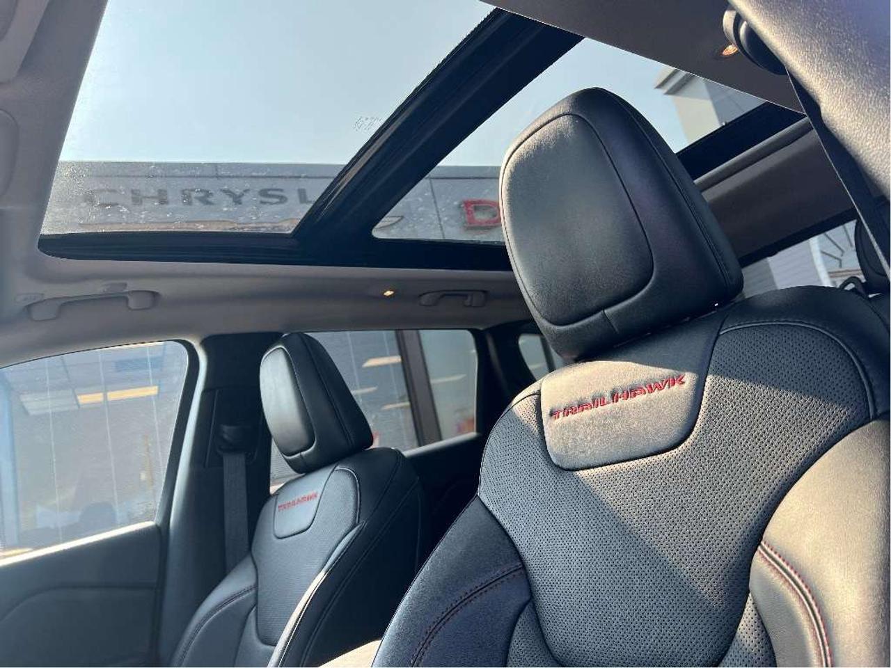 2023 Jeep Cherokee Trailhawk Elite 4x4 *NAVI *SUNROOF *LTHR *SAFETY Photo