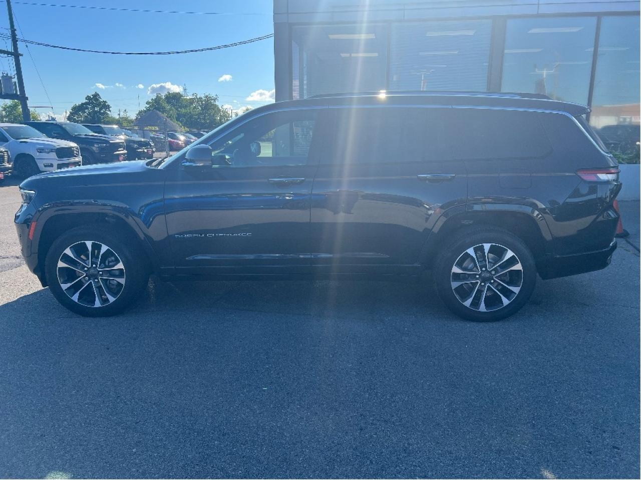 2023 Jeep Grand Cherokee L Overland 4x4 V6 *1 OWNER *CLEAN CARFAX *LOADED Photo