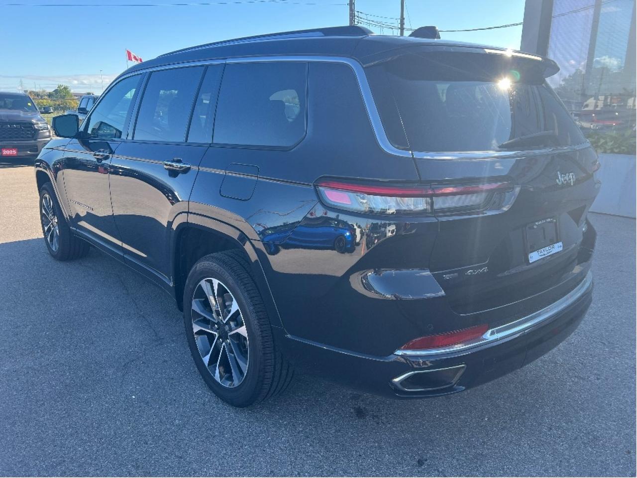 2023 Jeep Grand Cherokee L Overland 4x4 V6 *1 OWNER *CLEAN CARFAX *LOADED Photo