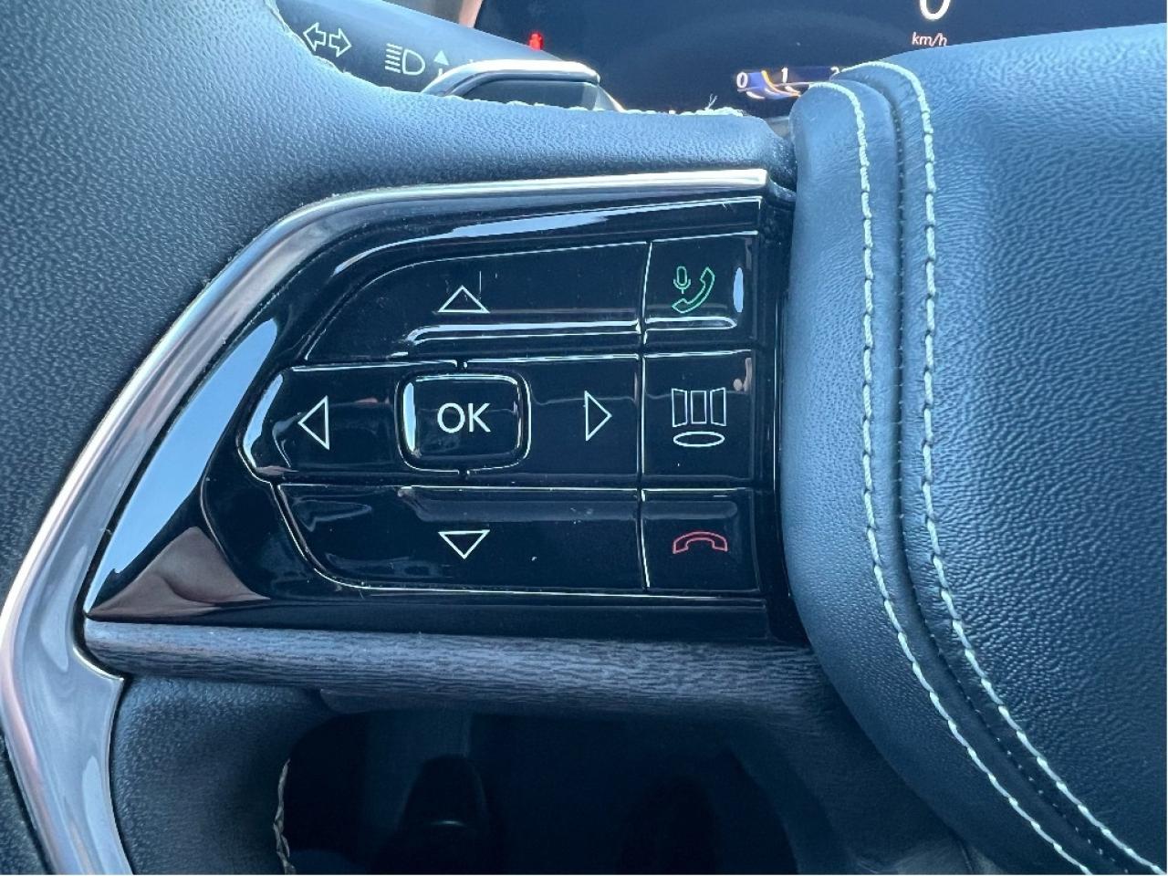 2023 Jeep Grand Cherokee L Overland 4x4 V6 *1 OWNER *CLEAN CARFAX *LOADED Photo