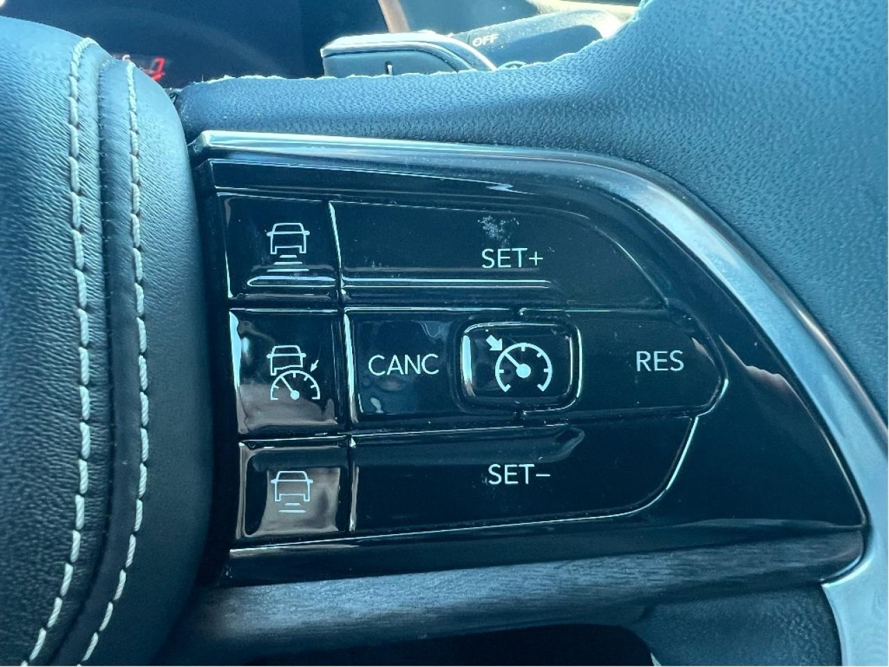 2023 Jeep Grand Cherokee L Overland 4x4 V6 *1 OWNER *CLEAN CARFAX *LOADED Photo